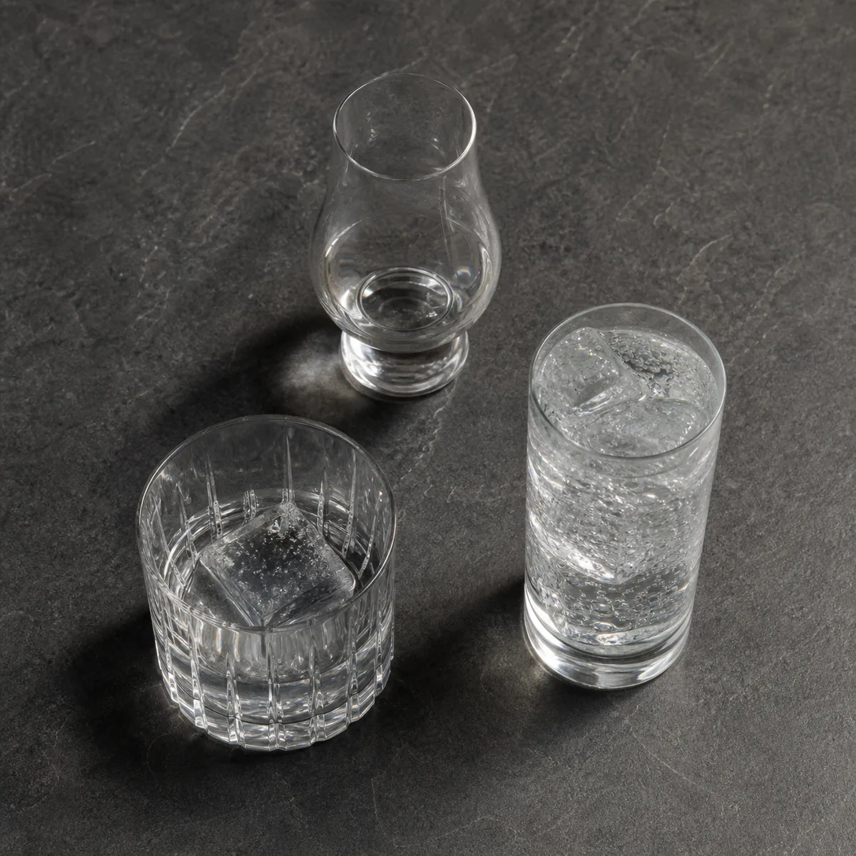 Nosingglas, Tumbler und Highballglas für die Hausbar